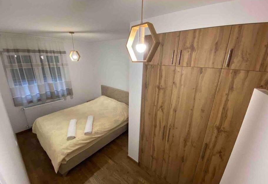 Apartman u centru sa privatnim dvorištem!