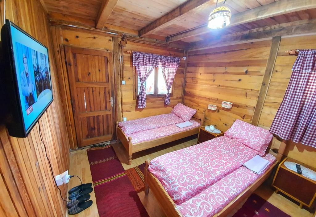 Log cabin Uvac (Vikendica Saponjic)