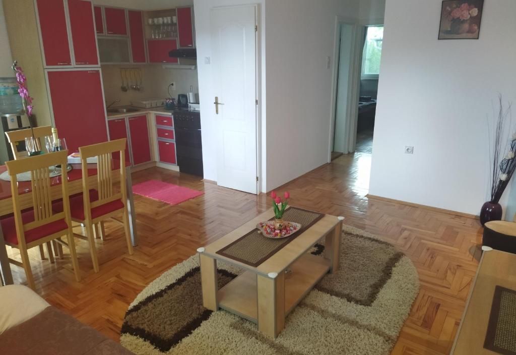 DORA Apartman