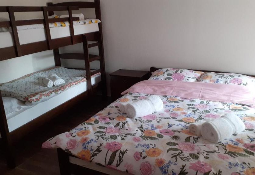 Golemi kamik apartmani Pirot Vlasi