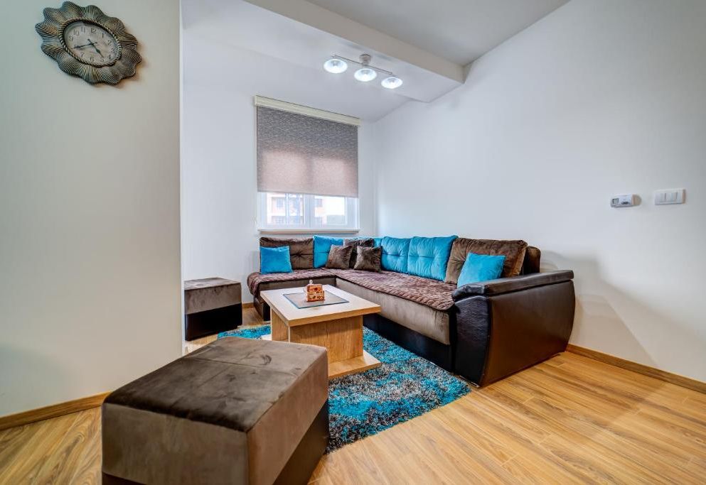 MB LUX APARTMANI